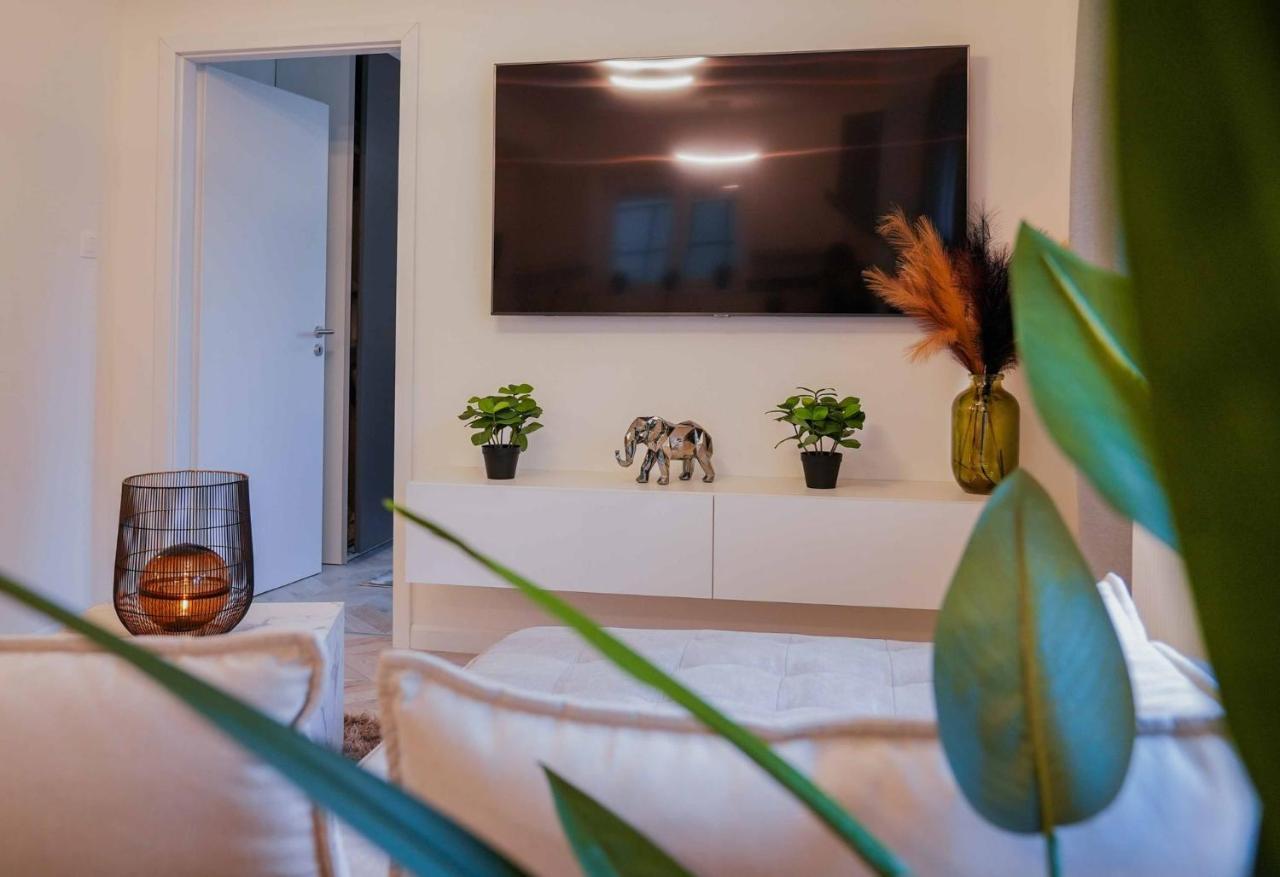 בודפשט Corvin Avenue Premium Central Apartment מראה חיצוני תמונה