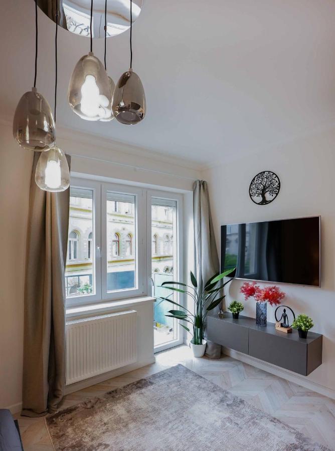 בודפשט Corvin Avenue Premium Central Apartment מראה חיצוני תמונה